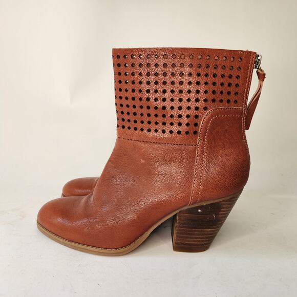 Nine West Hippy Chic Booties 7M Perforated Leather Brown Ankle Boot - Picture 5 of 9